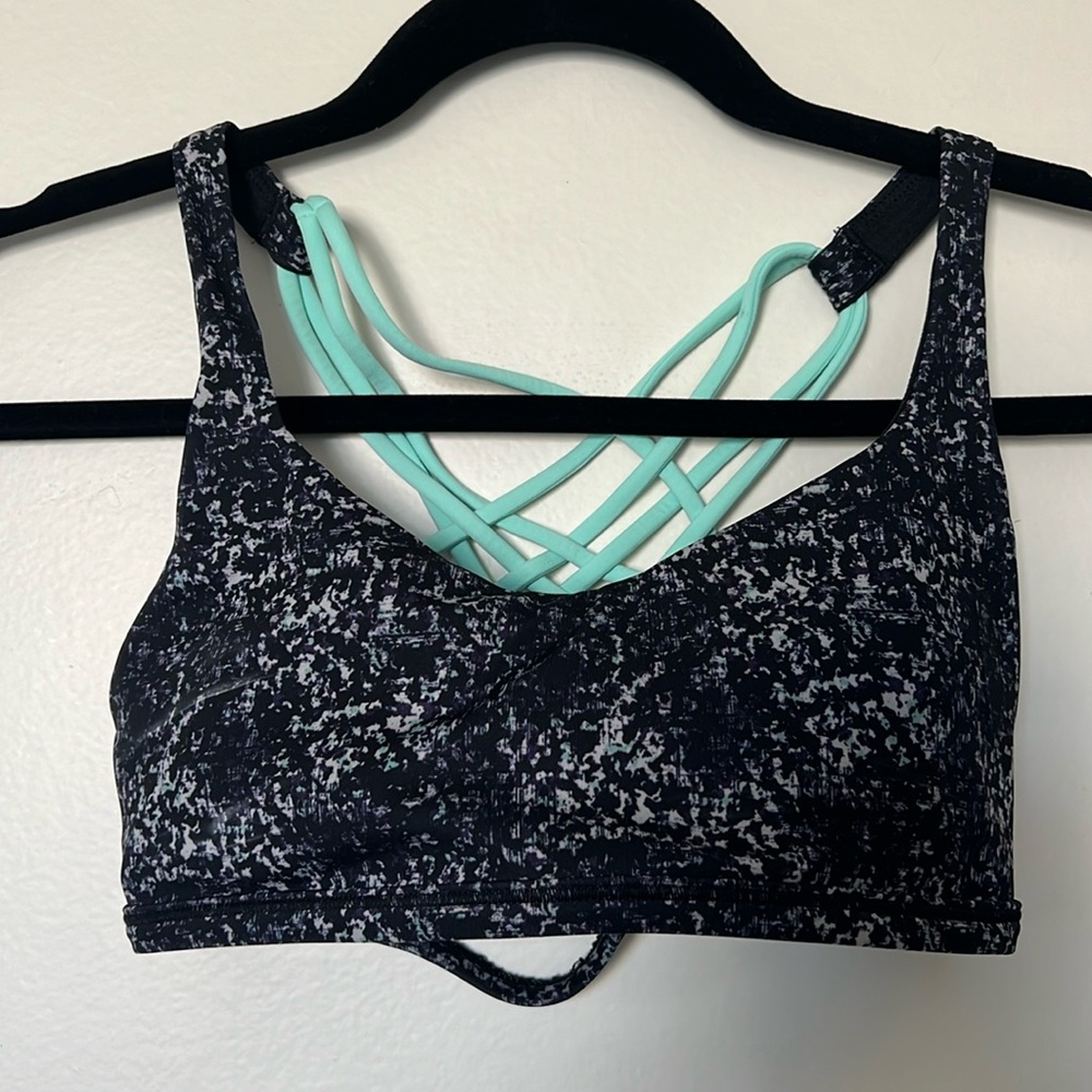 Lululemon sports bra!